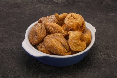 Kuru incirli meyve yığını.