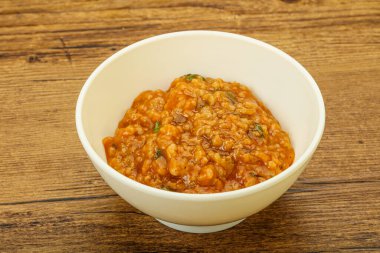 Geleneksel Gürcistan Kharço çorbası. Et ve baharatlı.