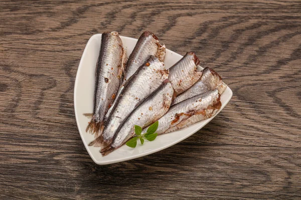 Anchovies Hal Snack Tálban Tálalva Bazsalikom Levelek — Stock Fotó