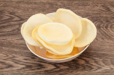 Asya usülü - kâsede ev yapımı karides cipsi