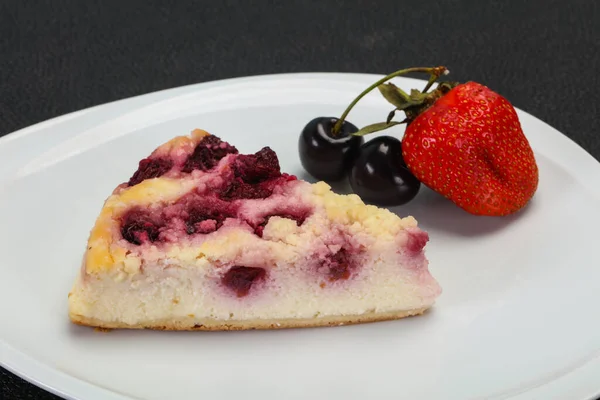 Cheesecake Cherry Served Strawberry Mint — Stock Photo, Image