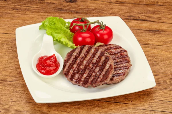 Grillezett Burger Szelet Paradicsomszósszal — Stock Fotó