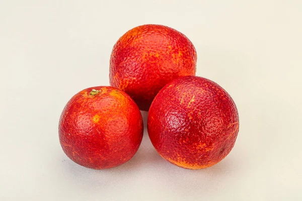 Vermelho Doce Laranja Sobre Fundo Natural — Fotografia de Stock