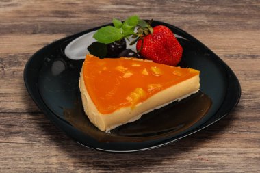 Kayısılı cheesecake çilekli ve naneli.
