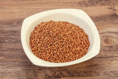 Kâsede çiğ karabuğday gevreği 