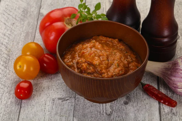 Meşhur İspanyol soğuk domates çorbası.