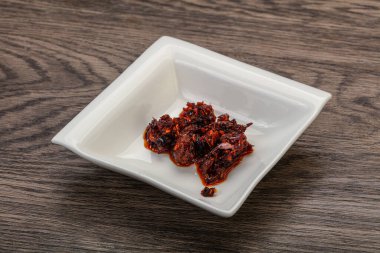 Vietnam usulü kızarmış biber soslu ve yağlı.