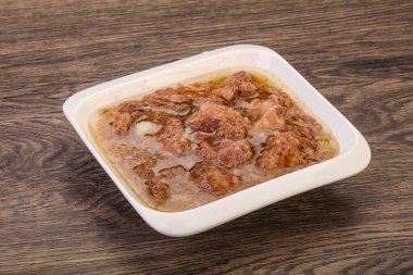 Kavanozda baharatlı geyik güveci