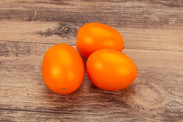 Leckeres Gemüse Gelber Tomatenhaufen Über Dem Hintergrund — Stockfoto