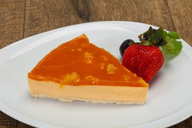 Kayısılı cheesecake çilekli ve naneli.