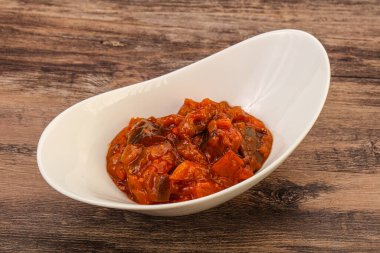 Domatesli ve otlu patlıcan sote.