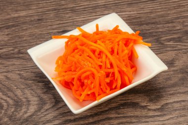 Baharatlı Kore havucu kasede