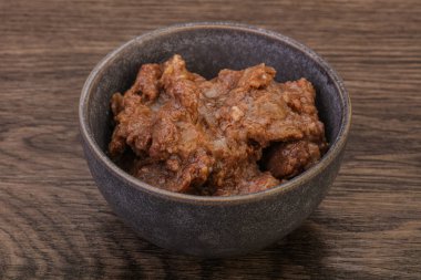 Kavanozda baharatlı geyik güveci