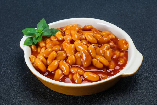 White Beans Tomato Sauce Served Basil Leaves — Stock Photo, Image