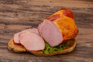 Baharatlı ve otlu füme domuz aslanı.