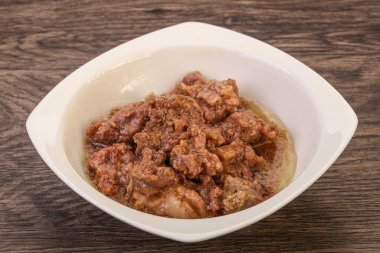 Kavanozda baharatlı geyik güveci