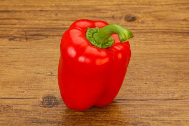 Kırmızı Çan Biberi - olgun, sulu ve taze