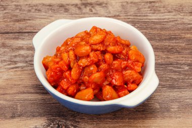 Domates soslu ve biberli fırında böbrek.