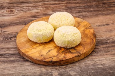 Çiğ patates ezmesi - doldurulmuş patates pirzolası - pişirmek için.