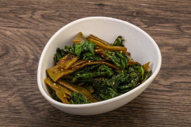 Kavrulmuş yeşil fasulye ve lahana ile Vagan mutfağı