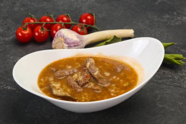Kafkas Kharço çorbası, sığır eti ve pilav.