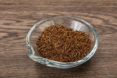 Aroma mutfağı kâsede kurutulmuş zeera tohumları.