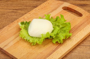 İtalyan Mozzarella peynir topu denize düştü.