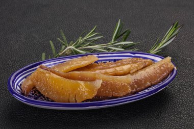 Kavanozda havyar turşusu.