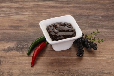 Et için baharatlı karabiber sosu.