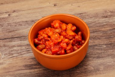 Domates soslu ve biberli fırında böbrek.