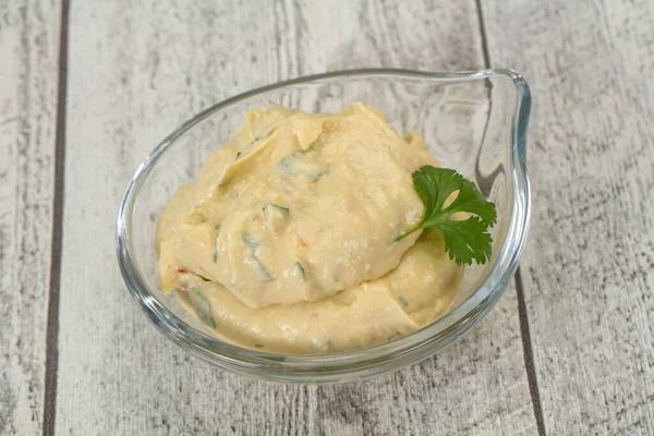 Hummus Snack Mit Olivenöl Und Kräutern — Stockfoto