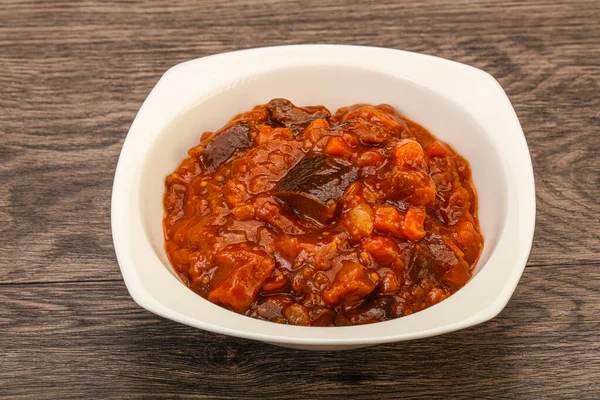 Lecker Sautierte Auberginen Mit Tomaten Und Kräutern — Stockfoto