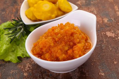 Kabak kabağı kabağında havyar.