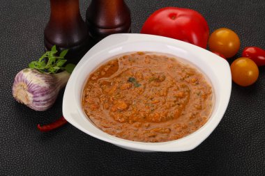 Meşhur İspanyol soğuk domates çorbası.