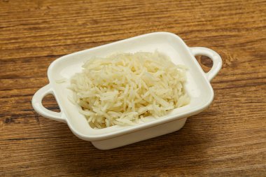 Buharda pişmiş Hint basmati pilavı.