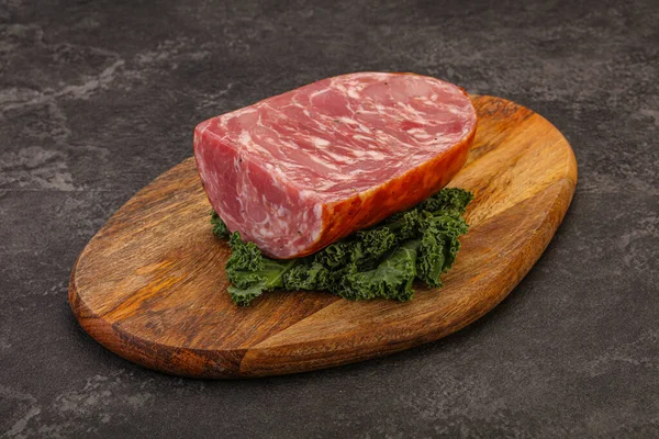 Peça Presunto Saborosa Carne Sobre Bordo — Fotografia de Stock