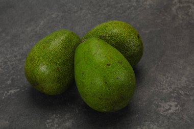 Olgun yeşil avokado - vegan için süper yiyecek