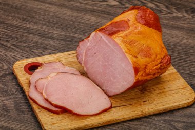 Baharatlı ve otlu füme domuz aslanı.