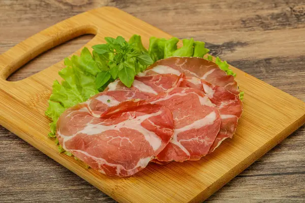 Delicioso Fatias Pescoço Porco Defumado Lanche — Fotografia de Stock