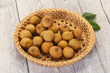 Tropikal meyve sepeti