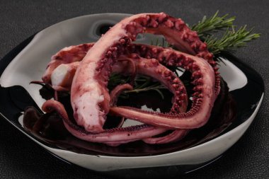 Biberiyeli lezzetli ahtapot dokunaçları