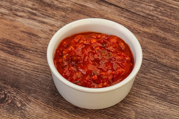 그릇에 토마토 핫소스 — 스톡 사진
