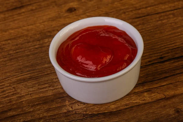 Μεξικάνικη Καυτερή Σάλτσα Sriracha Τσίλι Στο Μπολ — Φωτογραφία Αρχείου