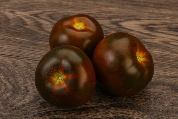 Schwarzer Leckerer Saftiger Kumato Tomatenhaufen — Stockfoto