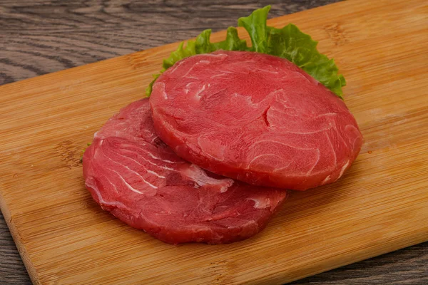 Izgara Için Çiğ Ton Balığı Bifteği — Stok fotoğraf