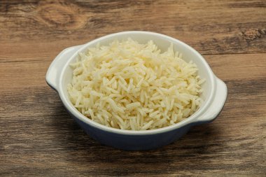 Buharda pişmiş Hint basmati pilavı.