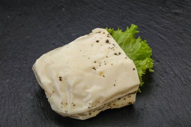 Izgara için naneli Yunan Halloumi peyniri