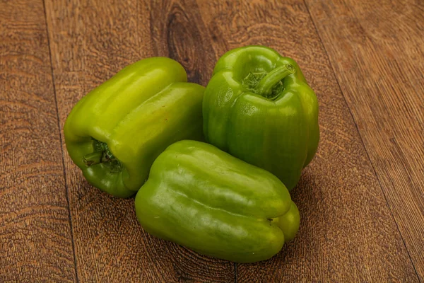 Três Pimentas Verdes Suculentas Prontas Para Cozinhar — Fotografia de Stock