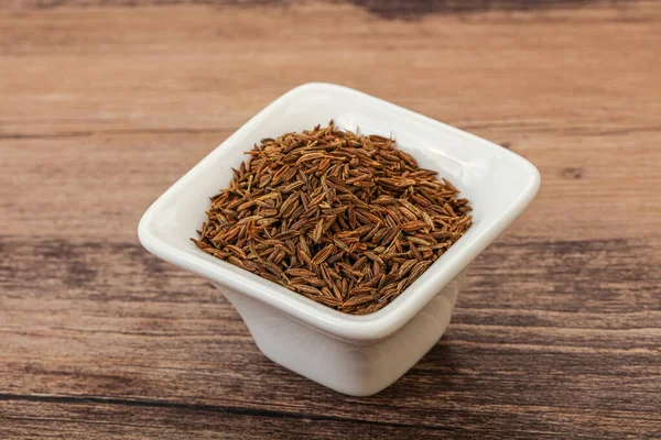 Aroma mutfağı kâsede kurutulmuş zeera tohumları.