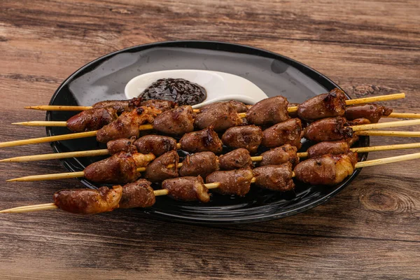 Asya mutfağı. Biber soslu tavuk kalbi şiş.